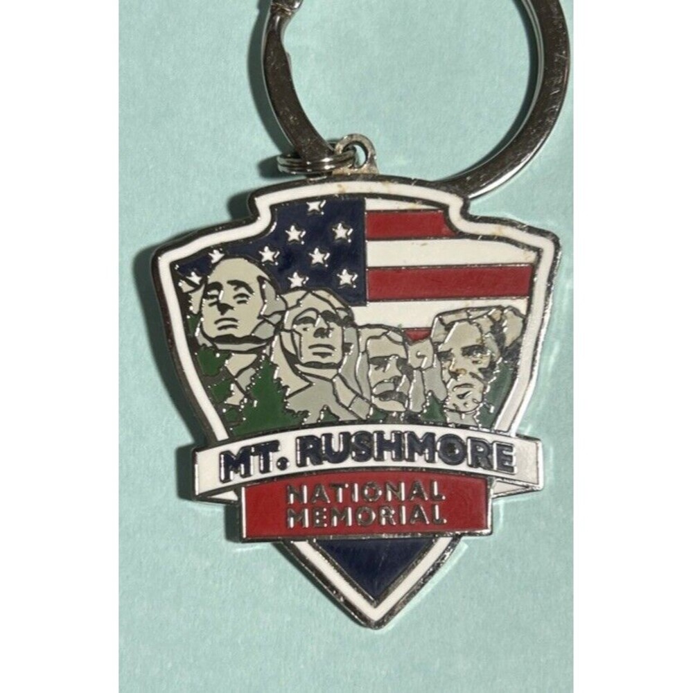 Mount Rushmore Keychain Keyring Travel Vacation Shrine of Democracy Monument